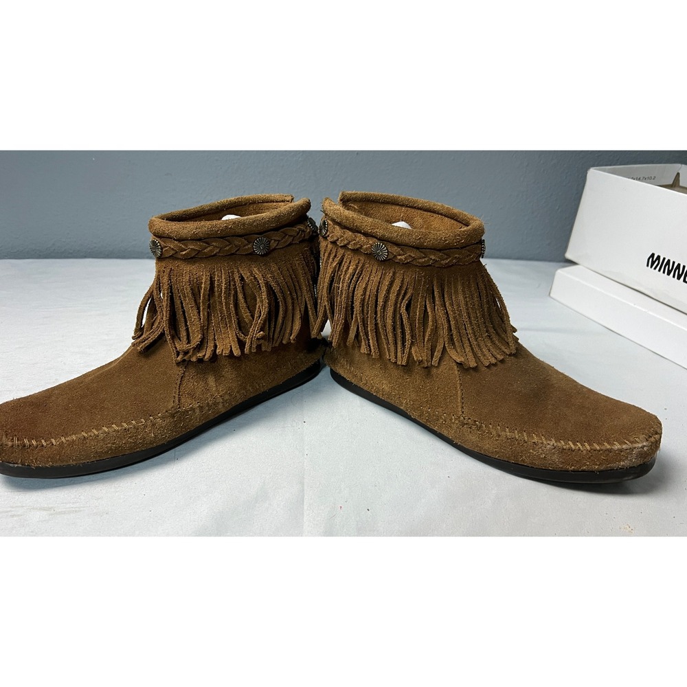 Minnetonka Womens Hi Top Back Zip Boot 293‎ Dusty Brown Suede Fringe Moccasin 7
